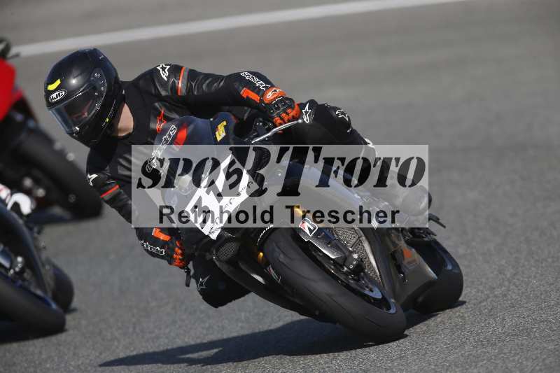 /Archiv-2024/02 29.01.-02.02.2024 Moto Center Thun Jerez/Gruppe gruen-green/315